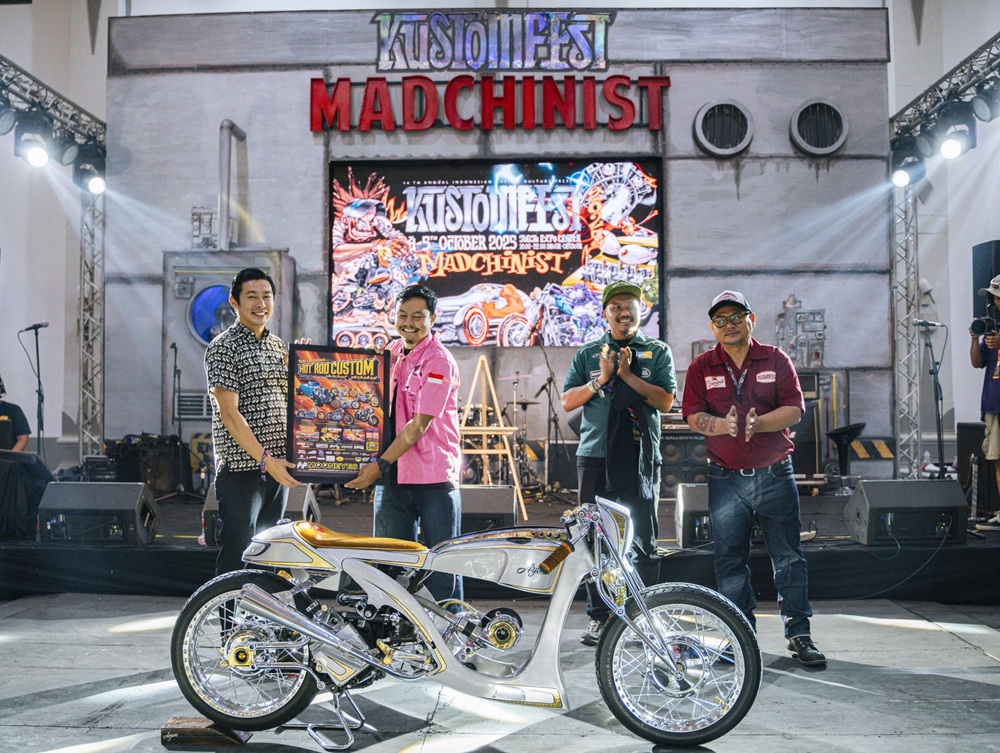 Honda Stylo 160 Konsep Neo Boardtracker Tembus Ajang Modifikasi Dunia Mooneyes Jepang