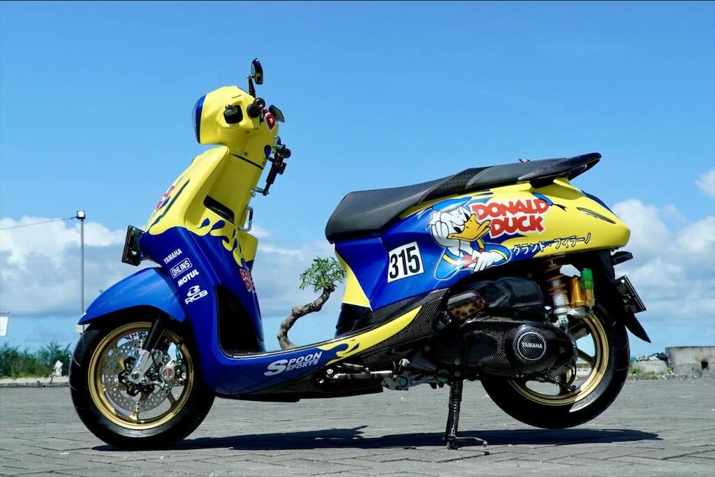 Modifikasi Yamaha Grand Filano Hybrid Tampil dengan Livery Donald Duck Bernuansa Sporty