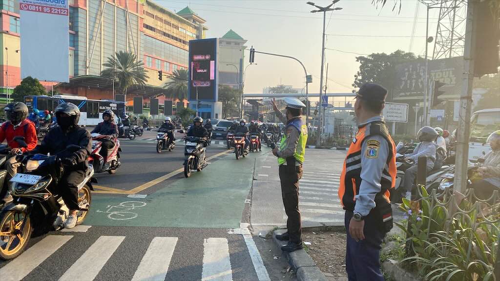 Kenapa Lampu Motor Harus Menyala di Siang Hari? Ini Penjelasannya