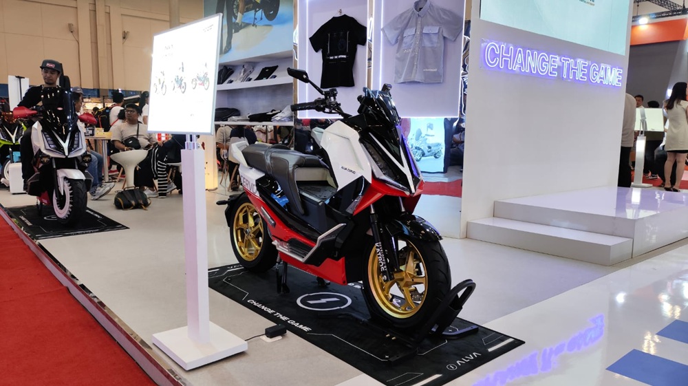 ALVA Custom Tribe Pamerkan Modifikasi Alva Cervo Tiga Builder Ternama di IMOS 2025