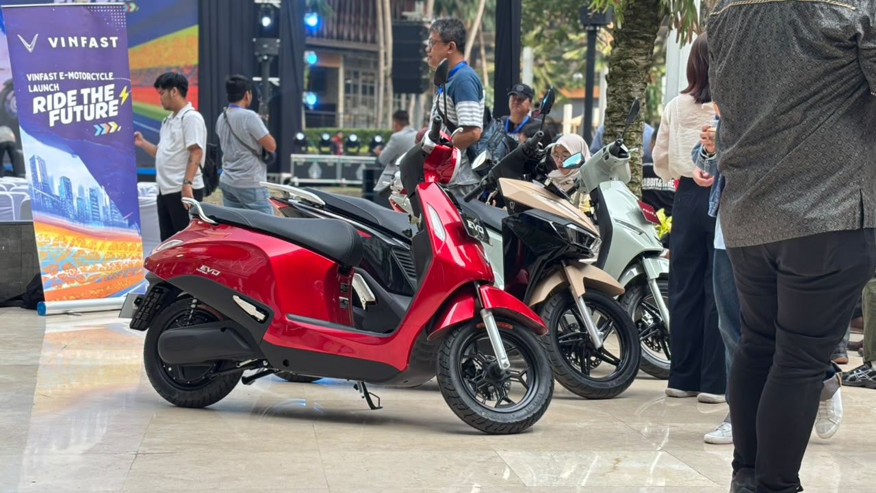 VinFast E-Motorcycle Hadirkan Program Garansi Panjang dan Penukaran Baterai Gratis