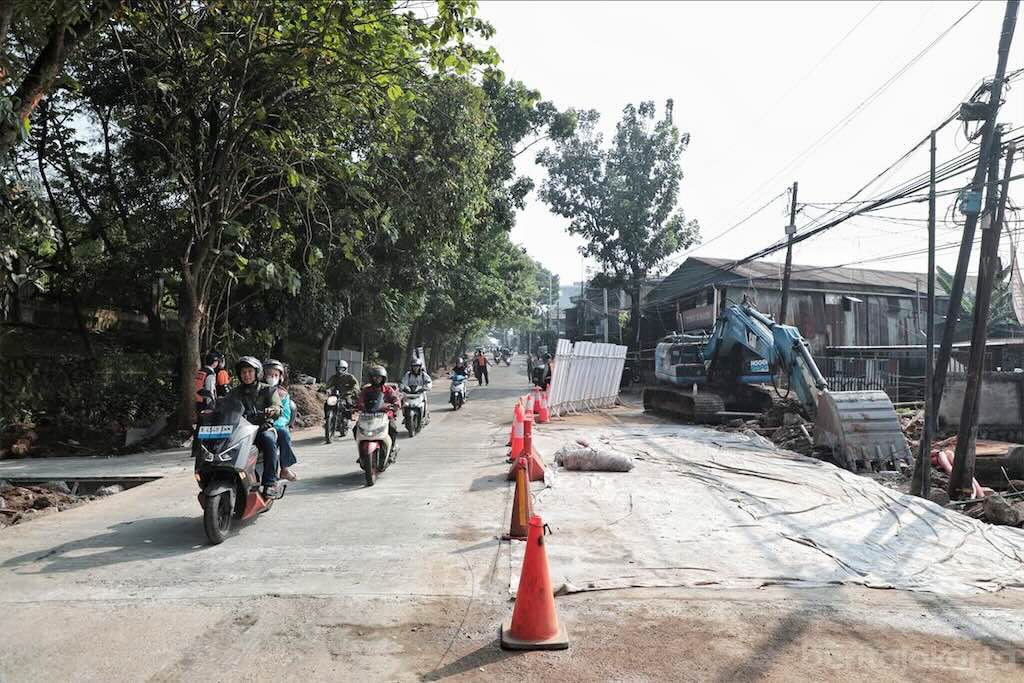 Akses Lenteng Agung Raya Dibuka Kembali Secara Bertahap Setelah Perbaikan Jalan Ambles