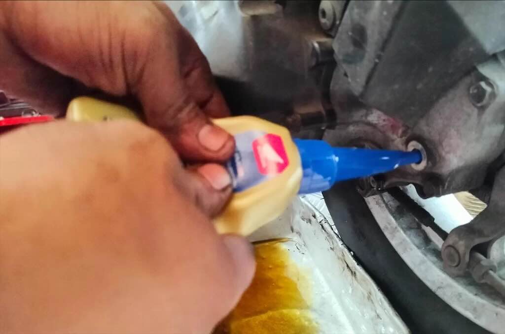 Sering Diabaikan, Munculnya Suara Dengung di Roda Belakang Jadi Tanda Oli Gardan Minta Ganti