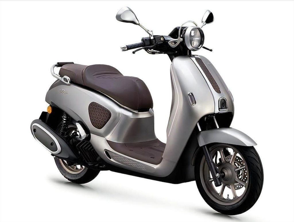 Honda NWF150 Skuter Premium Bergaya Retro untuk Berkendara Stylish di Perkotaan