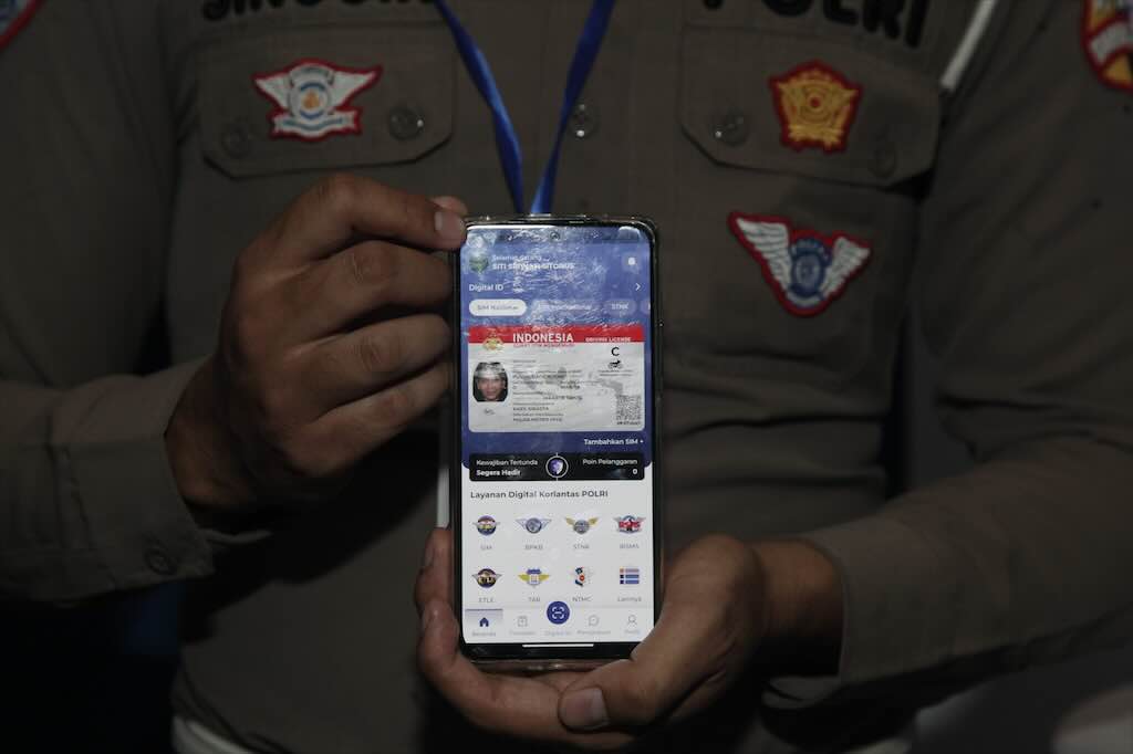 SIM Digital Resmi Meluncur, Pemeriksaan di Jalan Kini Cukup Scan QR Code