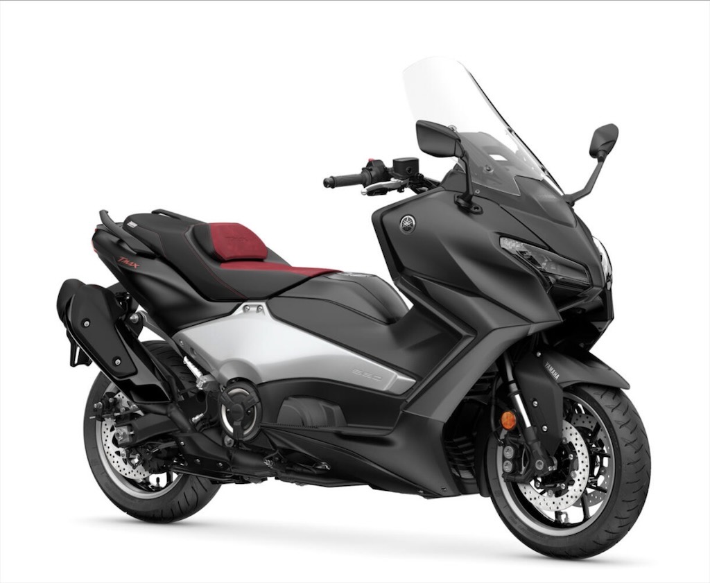 Yamaha TMAX Black Max Debut di EICMA 2025, Jadi Edisi Spesial Ulang Tahun yang Sangar