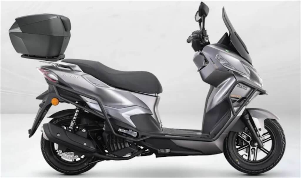 QJMotor FLY 150 2027 Tampil Lebih Segar, Siap Tantang Segmen Skutik Premium