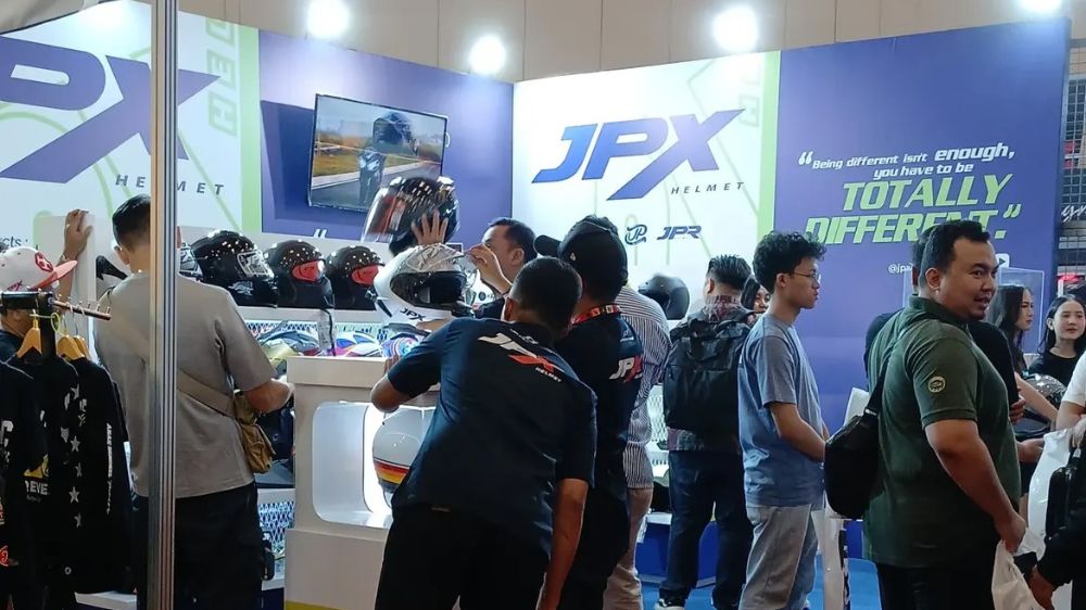JPX Forces Resmi Meluncur di IMOS 2025, Helm Full-Face Motorsport dengan Fitur Keamanan Global