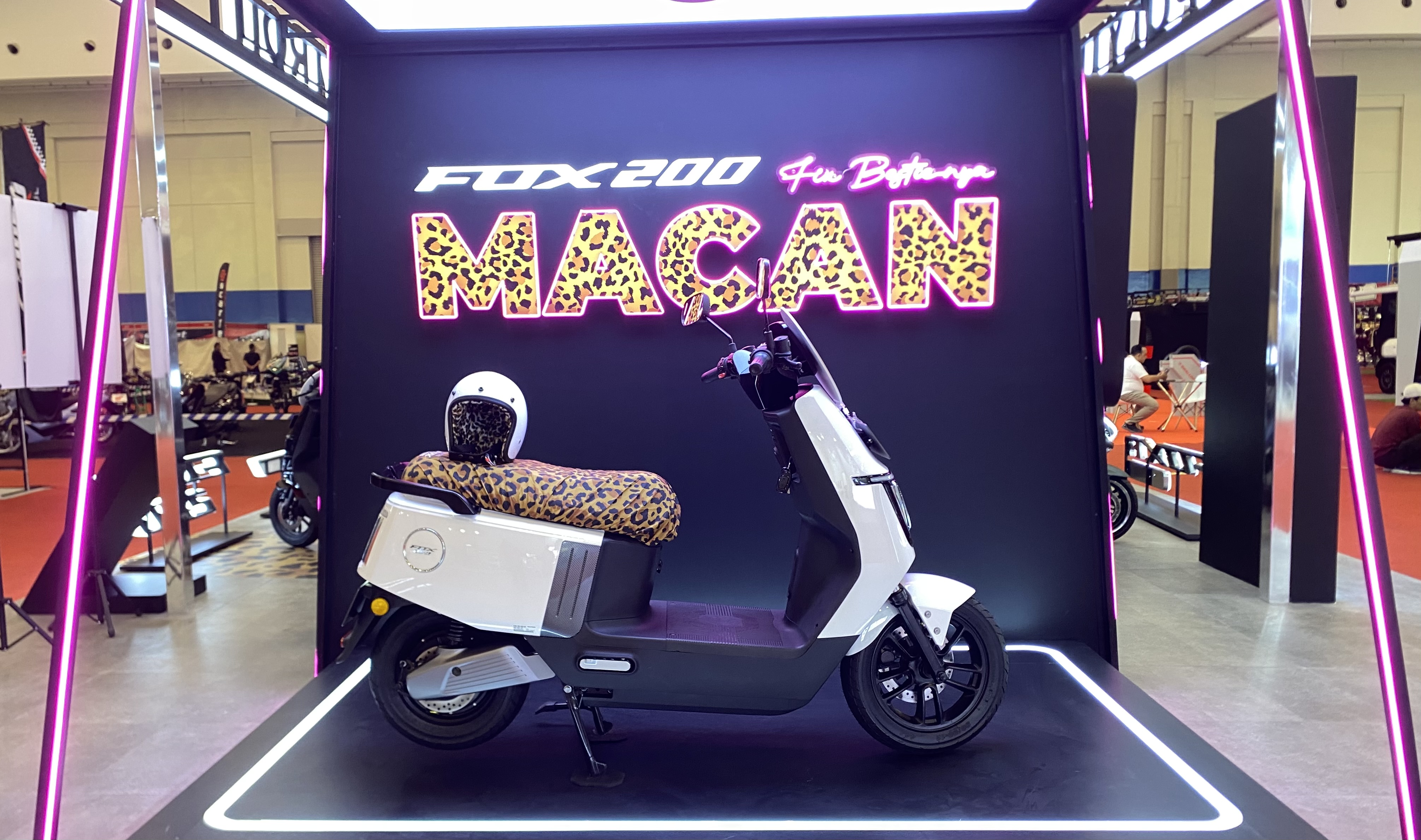Polytron Fox-200 Nongol di IMOS 2025, Ada Diskon Sampai Rp 7 juta nih Bradsis!
