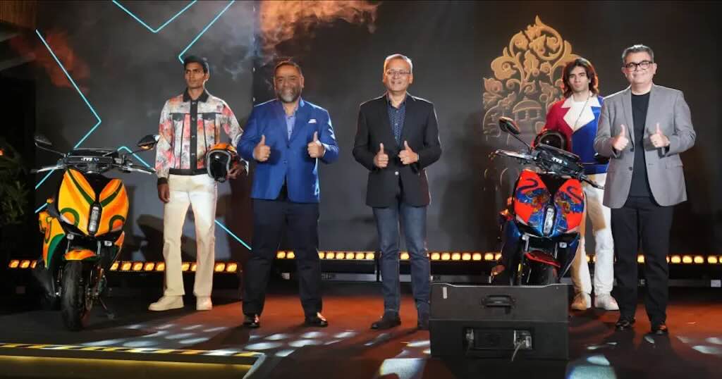 Skuter Listrik TVS X Tampil Memukau dengan Sentuhan Karya Seni Eksklusif Desainer Ternama