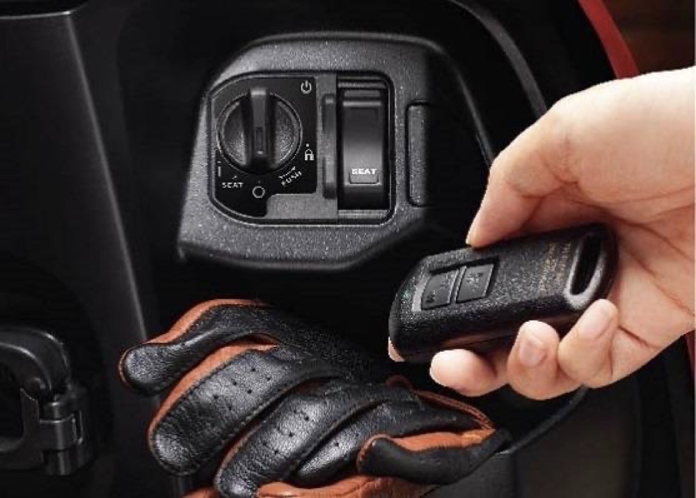 Sering Dianggap Sama, Inilah Perbedaan Antara Keyless dan Smart Key pada Motor