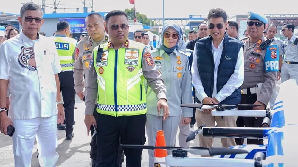 Korlantas Polri Perlihatkan Teknologi ETLE Drone dan SMS Blast LBS, Siap Kawal Kelancaran Operasi Lilin 2025!
