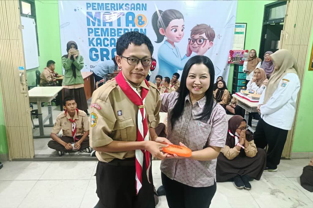 Wahana Artha Group Donasi Kacamata Gratis untuk 100 Siswa Berkebutuhan Khusus