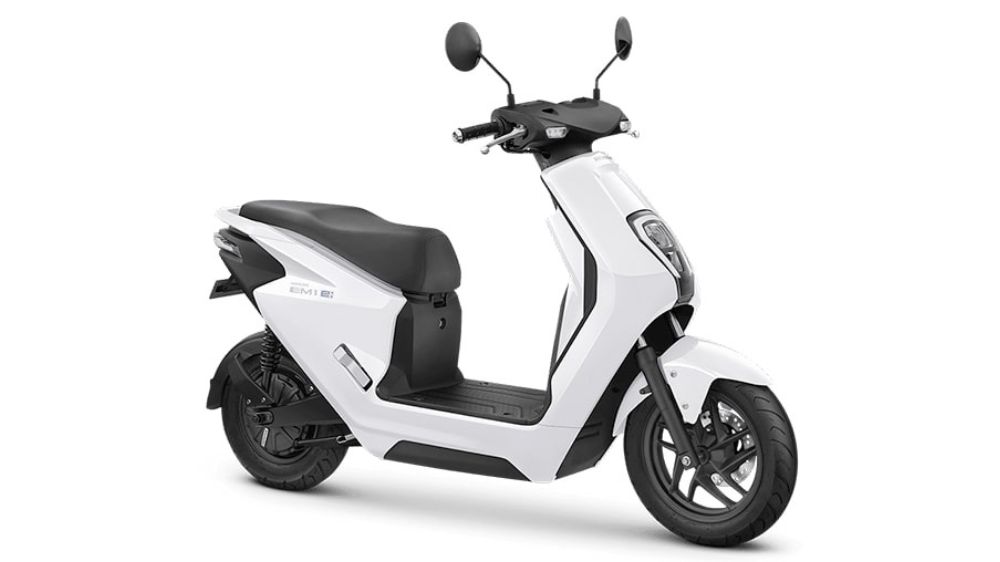 Begini Cara Merawat Motor Warna Putih Biar Bebas Jamur dan Tidak Cepat Menguning