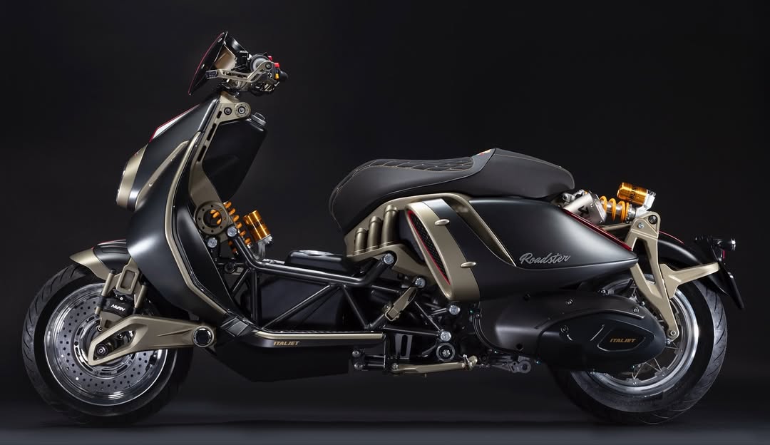 Bukan Skuter Biasa! Italjet Roadster 400 Debut dengan Desain Nyentrik di EICMA