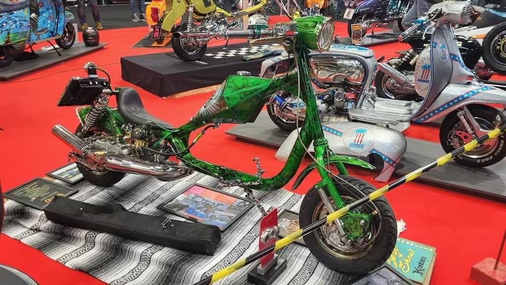 Skuter Klasik Lambretta SX200 Disulap Jadi Chopper Unik, Tampil Nyentrik dan Penuh Karakter