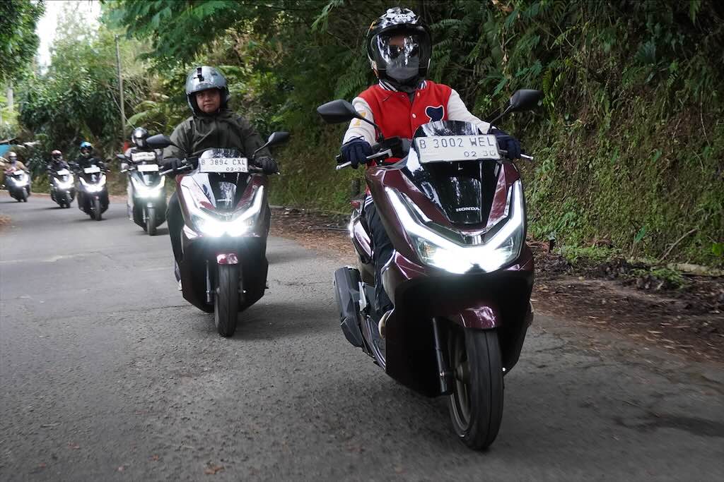 Cara Berkendara Motor Matic di Tanjakan Agar Mesin Tidak Bekerja Terlalu Berat