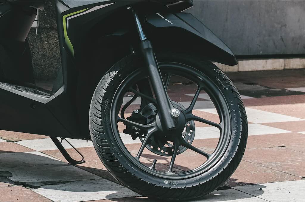 Awas Salah Beli! Ini Panduan Jenis Ban Motor yang Cocok Buat Harian