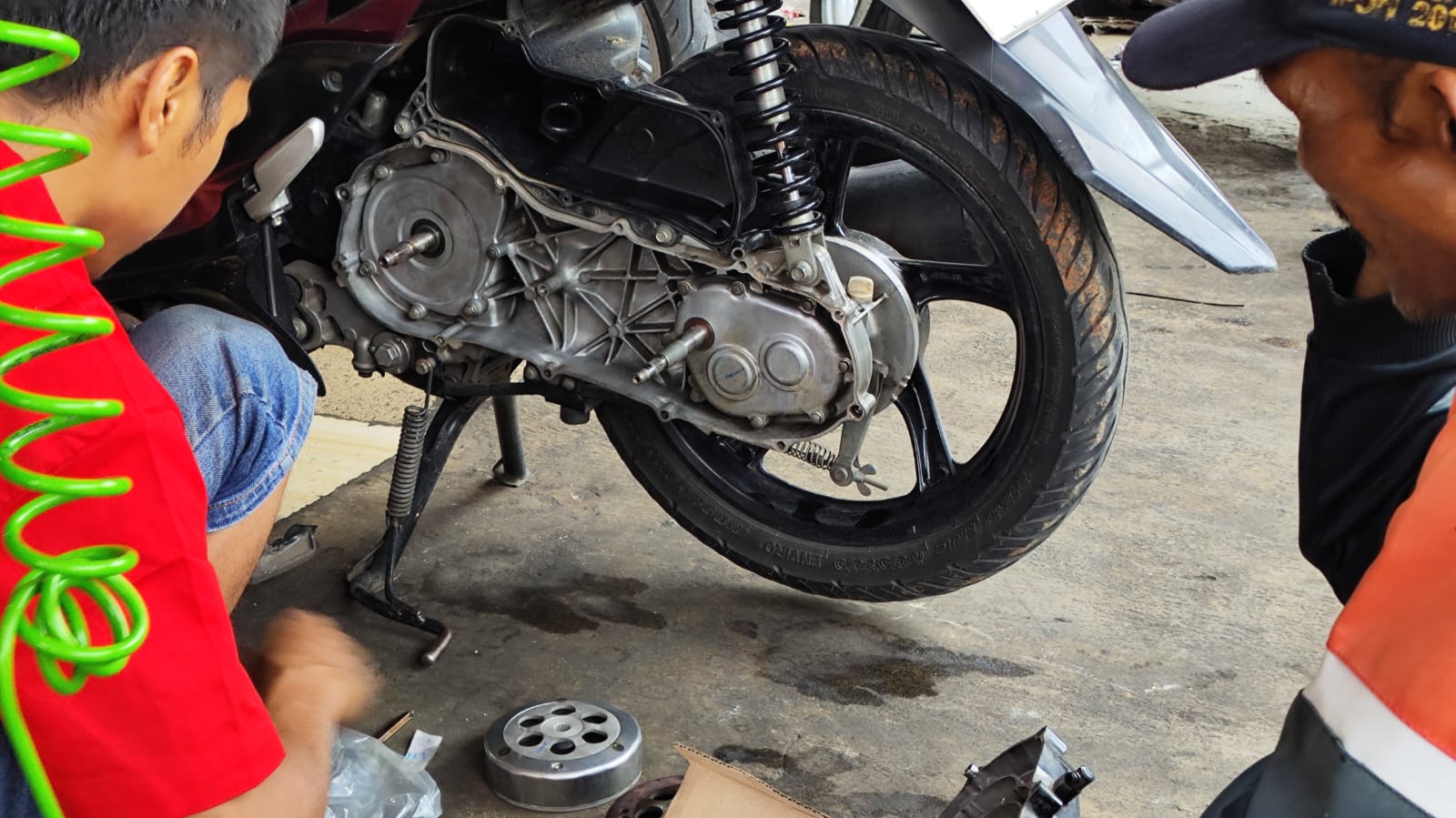 Kesulitan Menyalakan Motor di Pagi Hari? Ikuti Panduan Berikut Ini