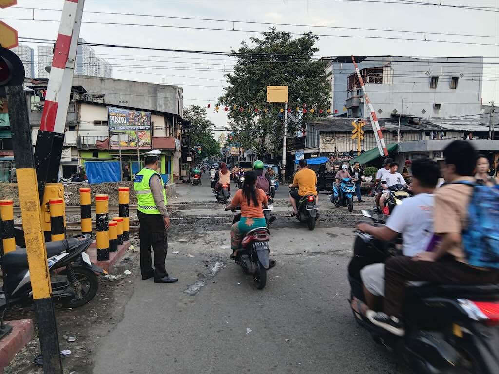 Cegah Tragedi Bekasi Timur Terulang, Korlantas Polri Dorong Fungsi Edukatif ETLE di Perlintasan Sebidang