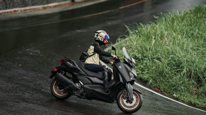 Cara Ngerem Motor Matic di Turunan, Aman Biar Nggak Nyelonong 