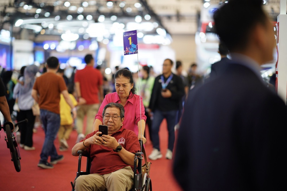 Permata Bank GJAW 2025 Sediakan Stroller dan Kursi Roda Gratis demi Kenyamanan Semua Pengunjung