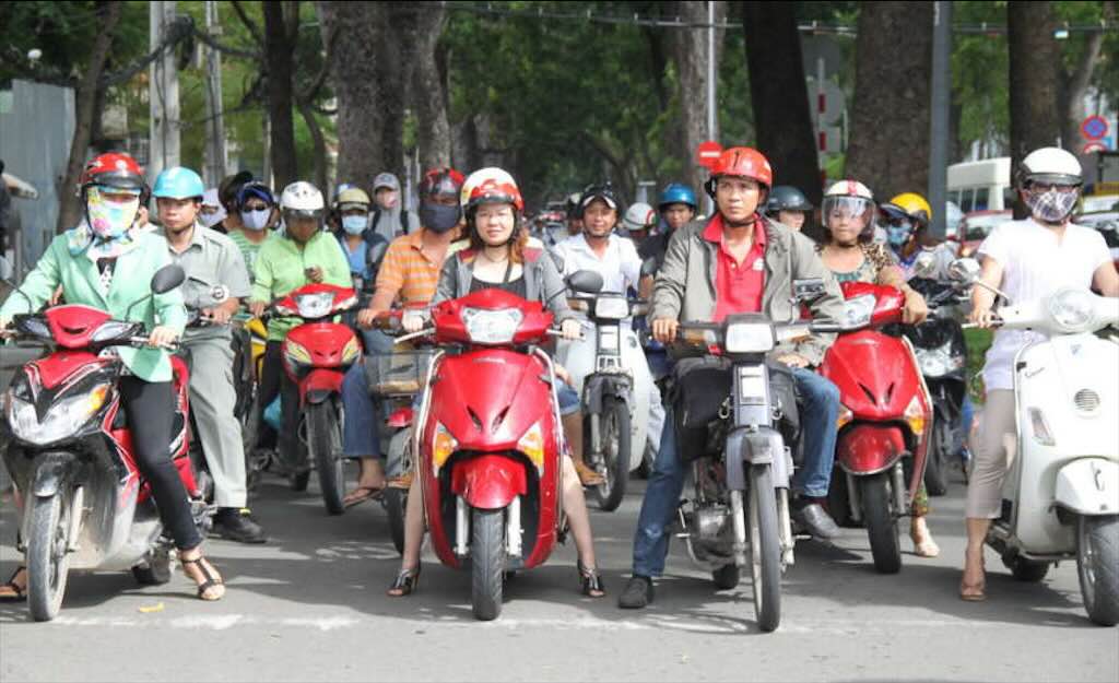 Pemerintah Vietnam Tunda Larangan Motor Bensin dan Fokus pada Zona Emisi Rendah