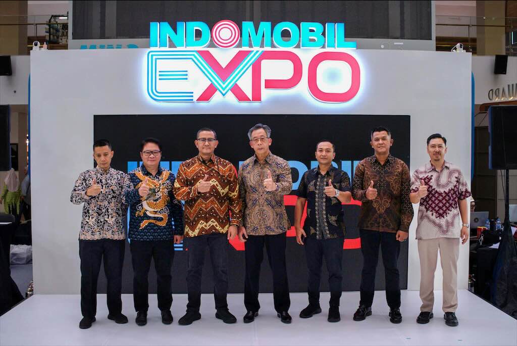 Gelar EVperience, Indomobil Expo Bandung Ajak Warga Rasakan Langsung Motor Listrik Indomobil eMotor