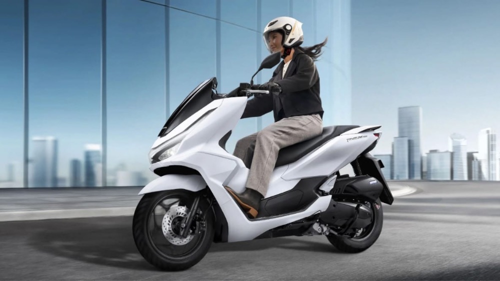 Segini Harga Terbaru Skuter Premium Honda PCX160 yang Meluncur di IIMS 2026