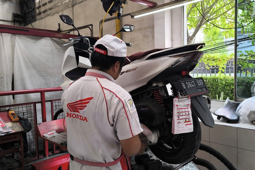 Rawat Motor Matic Honda di AHASS, Ada Diskon Jasa Servis 25 Persen!