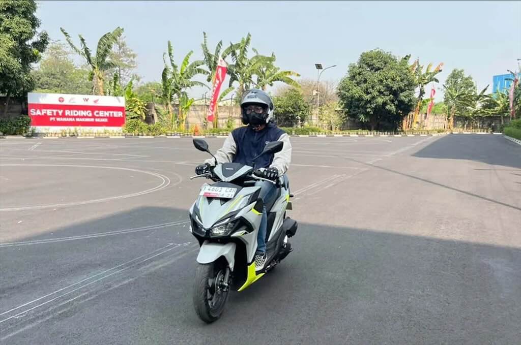 WMS Imbau Pengendara Tetap #Cari_Aman Saat Melintasi Jalan Terdampak Abu Vulkanik