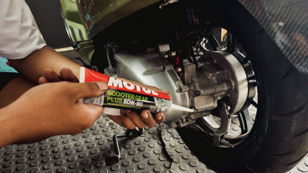 Motul Scooter Gear Plus 80W-90 Resmi Meluncur, Oli Gardan Premium Terbaru Khusus Motor Matic