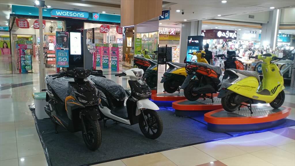 Warga Bogor Bisa Lihat Langsung Motor Listrik Indomobil eMotor di BTM Mall Bogor