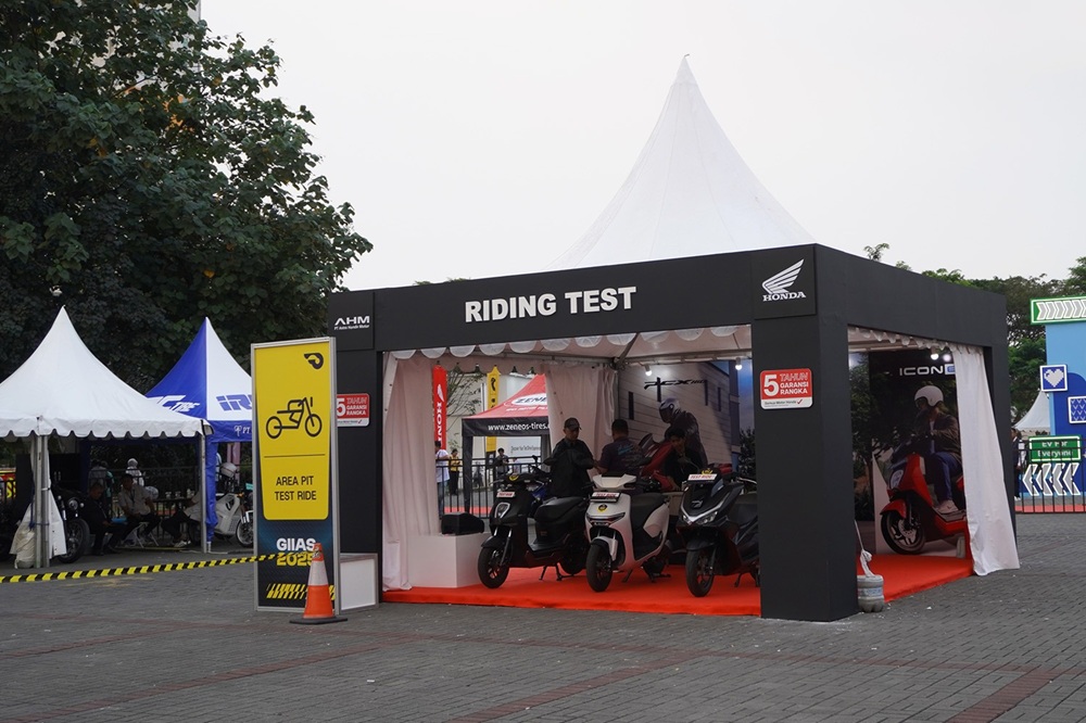 Honda PCX 160 dan CUV e: Berhasil Pikat Ratusan Pengunjung di GIIAS 2025