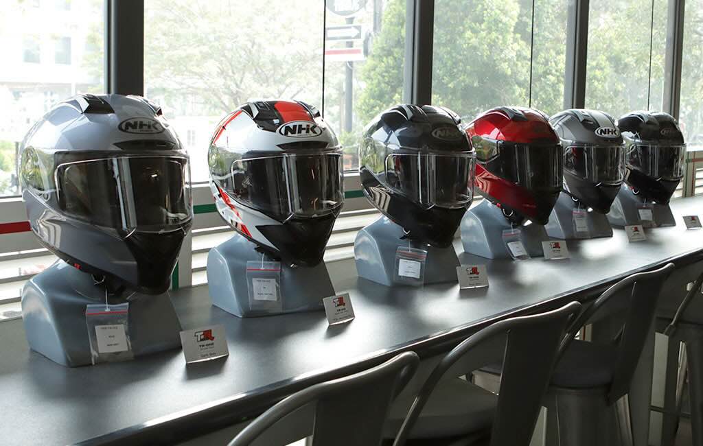 NHK TR-ONE Series Resmi Meluncur, Helm Full Face Touring dengan Ventilasi dan Teknologi Modern