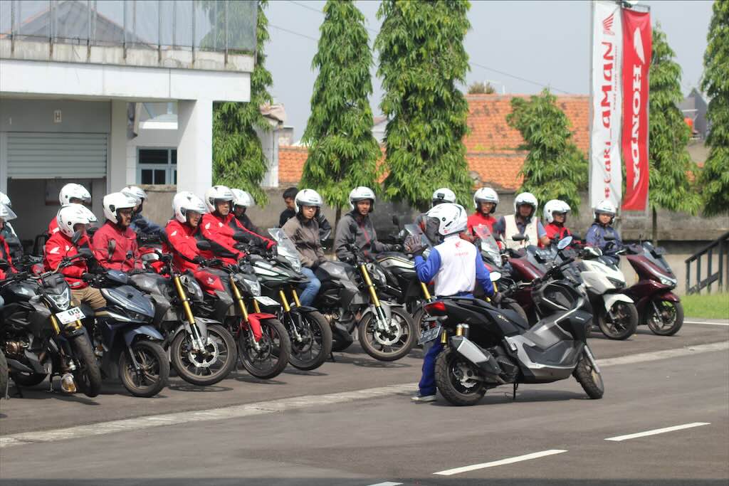Kolaborasi Respiro dan Honda Gelar Pelatihan Safety Riding untuk Rider Jawa Barat