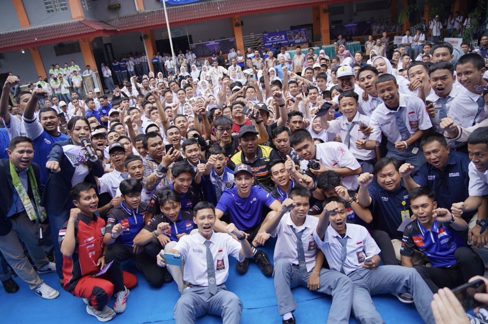 Yamaha Ajak Toprak Razgatlioglu Kunjungi SMKN 39 Jakarta, Beri Motivasi Juara untuk Pelajar