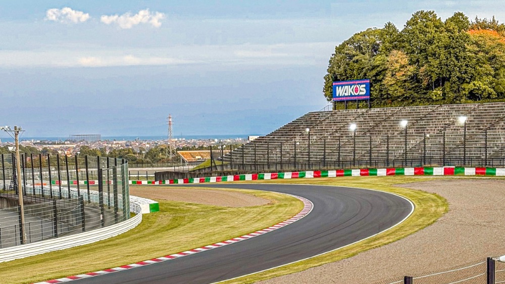 Suvenir Unik, Sirkuit Suzuka Jual Potongan Aspal Lintasan yang Bersejarah untuk Penggemar Balap!