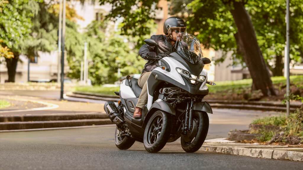 Tingkatkan Standar Keselamatan, Yamaha Tricity 300 2026 Resmi Gunakan Teknologi Airbag