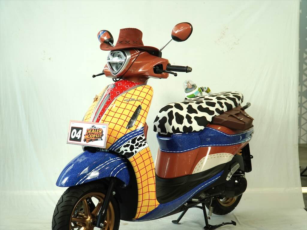Yamaha Grand Filano Tampil Kalcer dengan Gaya Cowboy, Raih Best Decal di Bali