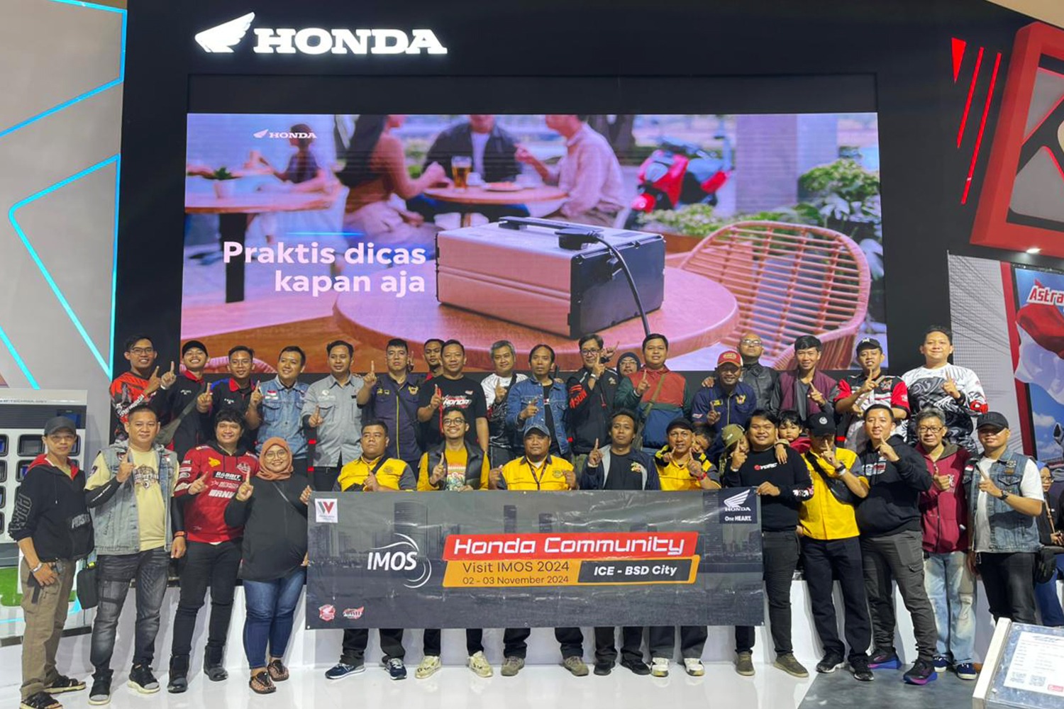 Booth Honda di IMOS 2024 Diramaikan Puluhan Bikers AHMT