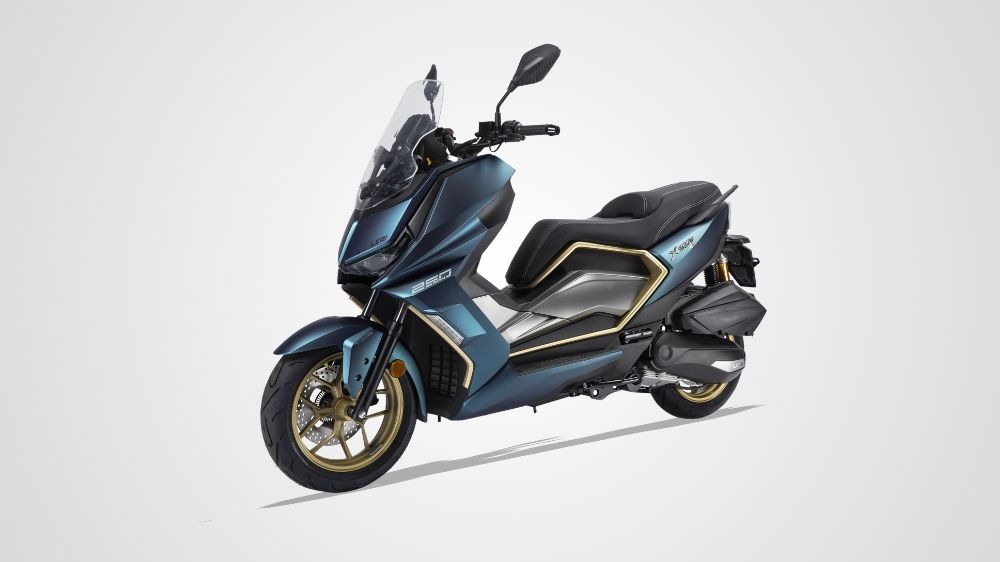 Taro RON 250 Maxi Scooter Premium Desain Italia, Harga Jualnya Cuma Rp 27 Jutaan