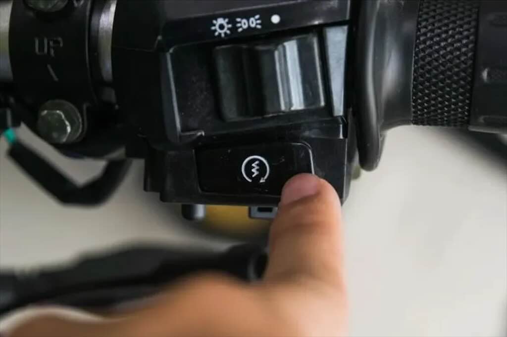 Jangan Langsung Ganti Aki! Kemungkinan Ini Penyebab Motor Matic Sulit Distarter Elektrik