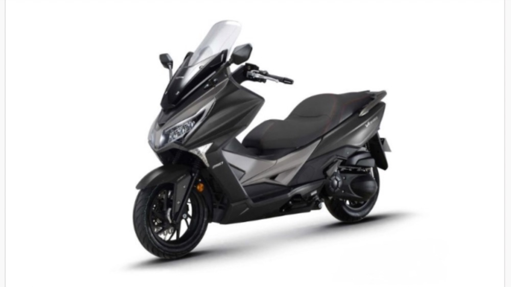 V-Sharp 250T Hadir Sebagai Penantang Honda Forza 250!