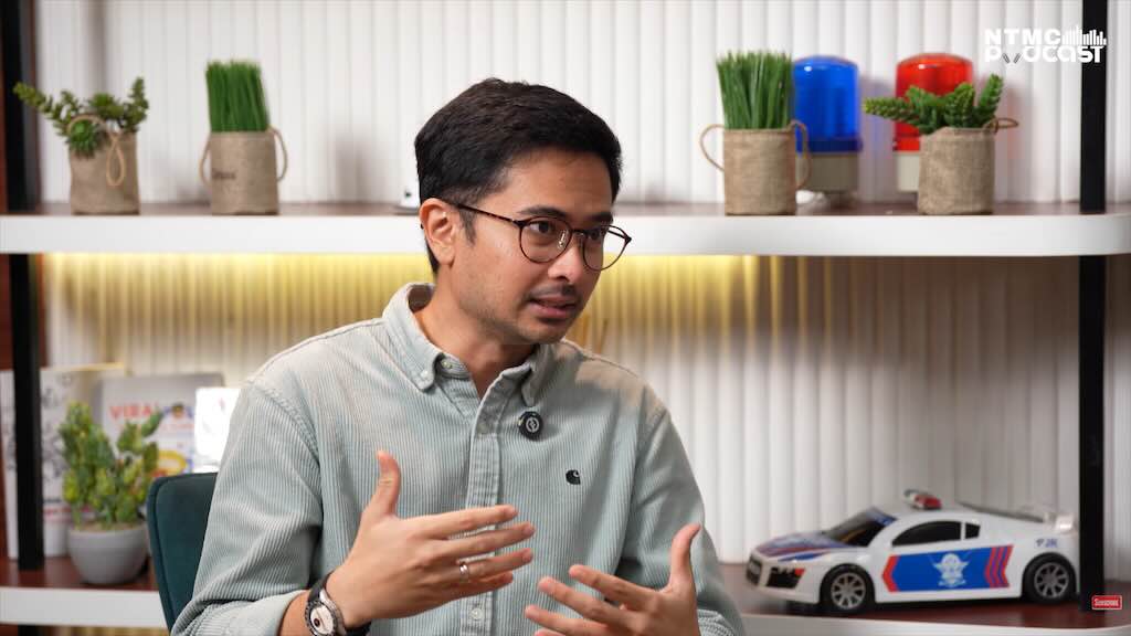 Den Dimas Buka-bukaan di Podcast Korlantas Polri, Bahas Bahaya Lampu Tambahan dan Motor Tanpa Spion