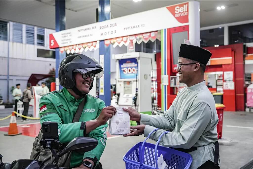 Pertamina Patra Niaga Hadirkan Suasana Religi dan Takjil Gratis di SPBU Selama Ramadan