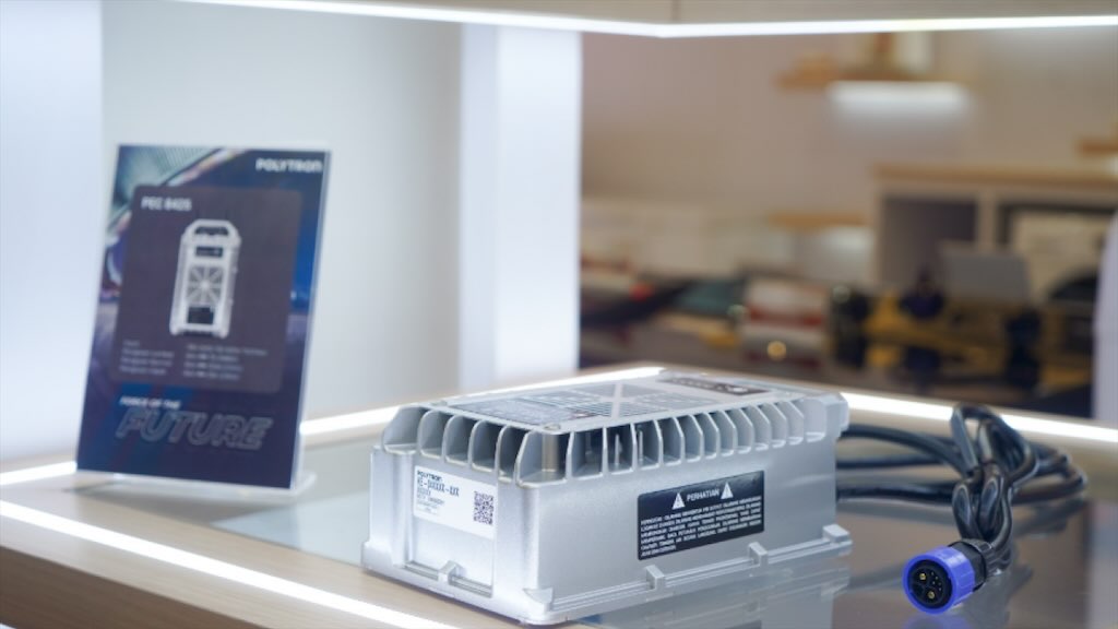 Akhirnya Polytron Resmi Meluncurkan Adjustable Portable Fast Charging, Bikini Touring Motor Listrik Makin Mudah