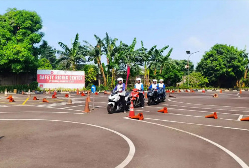 Wahana Honda Bagikan Tips Berkendara Aman bagi Perempuan untuk Perkuat Budaya #Cari_Aman