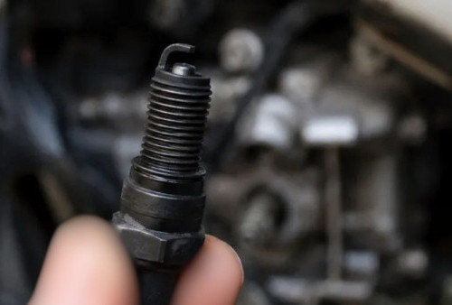 Busi Motor Hitam dan Basah Bisa Jadi Tanda Masalah, Ini Penyebabnya