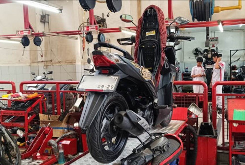 Bau Menyengat dari Knalpot Motor Bisa Jadi Tanda Masalah pada Komponen Ini
